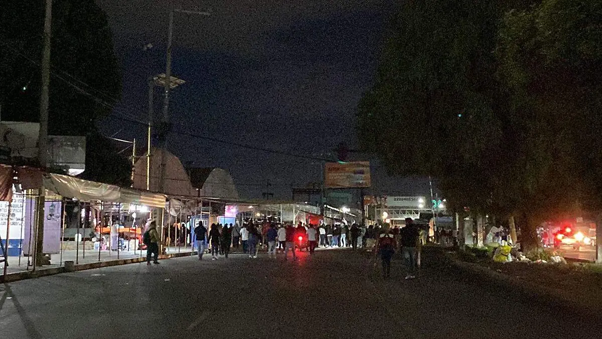 zona de Sams Club despues de riña y golpear a policias